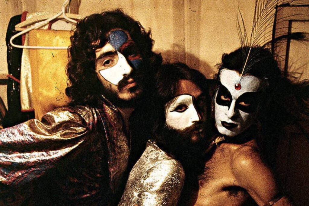 Secos & Molhados: a história sem a voz do autor