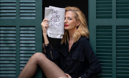 Letrux anuncia ‘SadSexySillySongs’, seu quarto álbum de estúdio