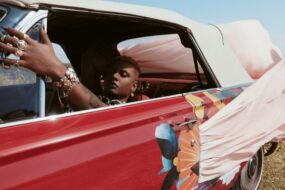 Liniker, Tássia Reis e Dexter se apresentam na 8ª edição da Resenha da Nala