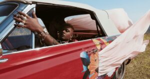 Liniker, Tássia Reis e Dexter se apresentam na 8ª edição da Resenha da Nala