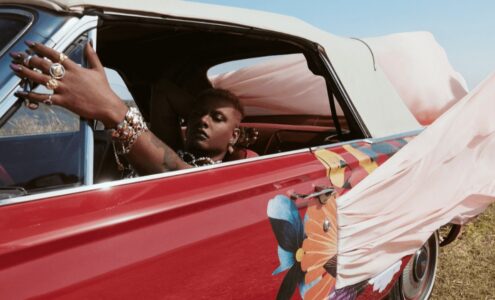 Liniker, Tássia Reis e Dexter se apresentam na 8ª edição da Resenha da Nala