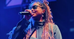 Melly se apresenta no SXSW 2026 em show que celebra a obra de Djavan