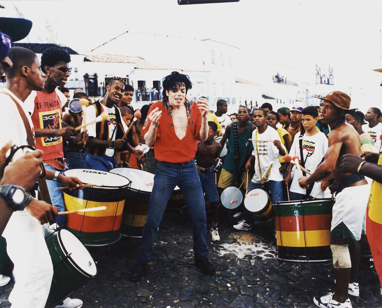 O batuque e o rei: o dia histórico em que Michael Jackson descobriu o Olodum